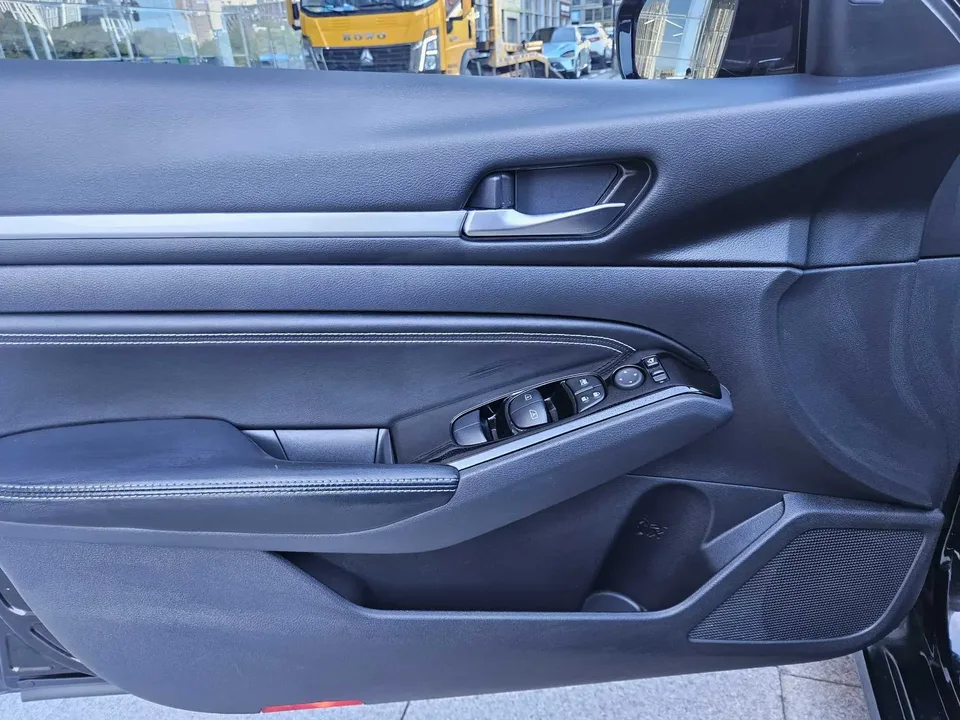 Nissan Altima Sound of nature 2021 2.0L XL Upper AD1 Smart Driving Edition 2022 — thumbnail 3