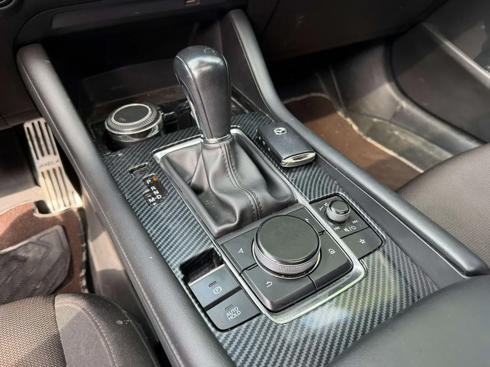 Mazda Axela Mazda3 Angkesela 2021 2.0L Automatic Premium Edition 2022 — миниатюра 3