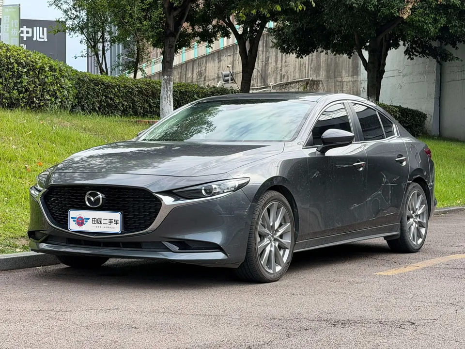Mazda Axela Mazda3 Angkesela 2021 2.0L Automatic Premium Edition 2022 — photo 1, buy with delivery to Moscow
