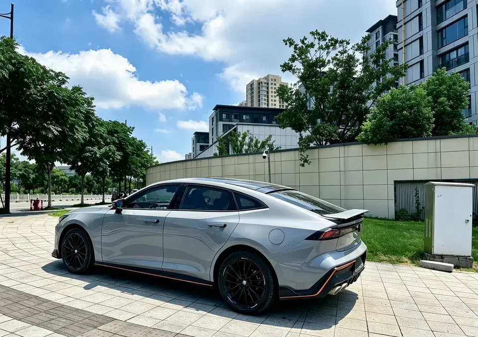 Changan UNI-V Changan UNI-V 2023 1.5T Sports Edition 2023 — thumbnail 4