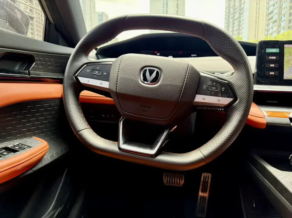 Changan UNI-V Changan UNI-V 2023 1.5T Sports Edition 2023 — thumbnail 5