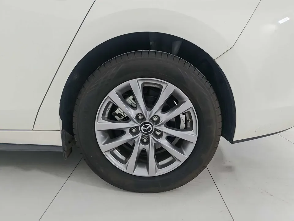 Mazda Axela Mazda3 Angkesela 2023 2.0L Automatic Quality Edition 2023 — thumbnail 3