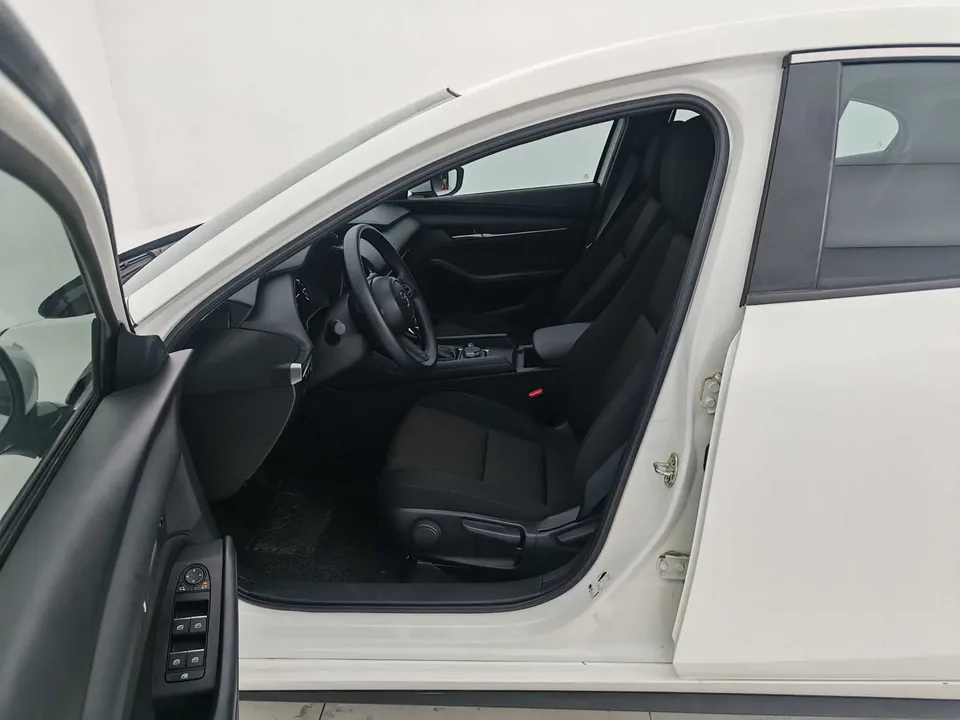 Mazda Axela Mazda3 Angkesela 2023 2.0L Automatic Quality Edition 2023 — thumbnail 5