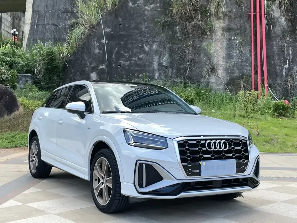 Audi Q2L Audi Q2L 2022 35 TFSI Stylish Dynamic 2022 — photo 1, buy with delivery to Moscow