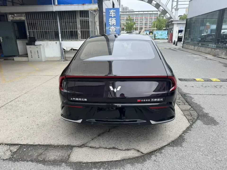 Wuling Starlight PHEV Wuling Starlight PHEV 2023 150 Advanced Version 2024 — thumbnail 2