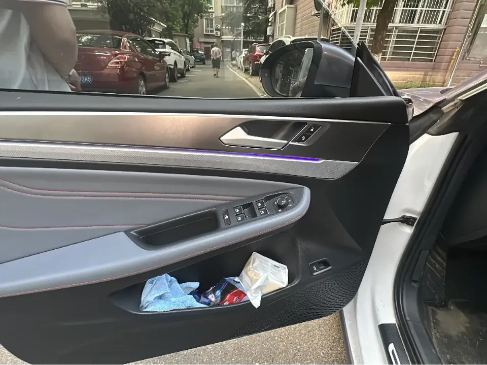 Volkswagen Lamando Lingdu 2022 Lingdu L 280TSI DSG Cool Edition 2022 — thumbnail 5
