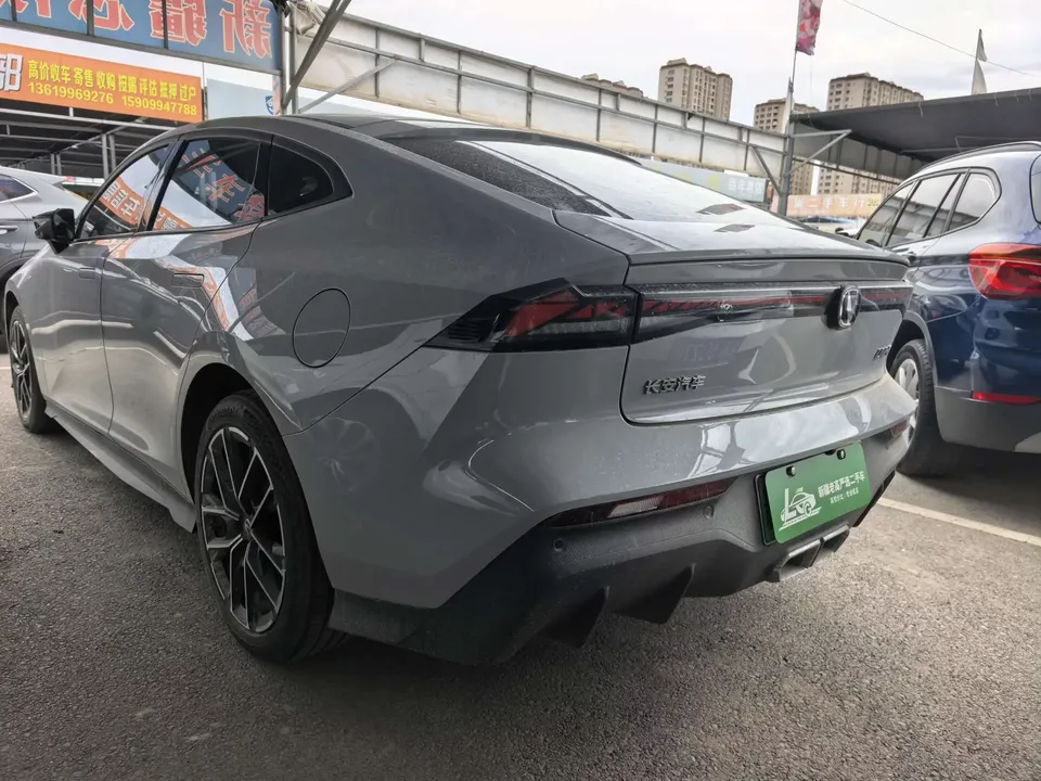 Changan UNI-V Smart Electric iDD Changan UNI-V Smart Electric iDD 2024 Blue Whale iDD 136km Smart Edition 2024 — thumbnail 4