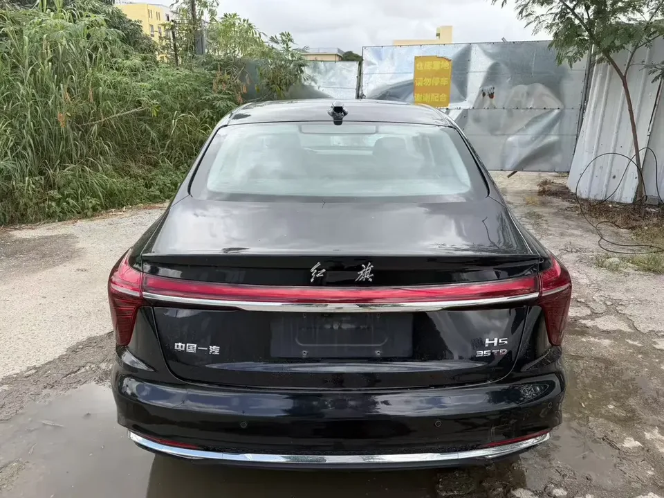 Hongqi H5 Hongqi H5 2023 1.5T DCT Zhilian Qiyue Edition 2022 — миниатюра 2