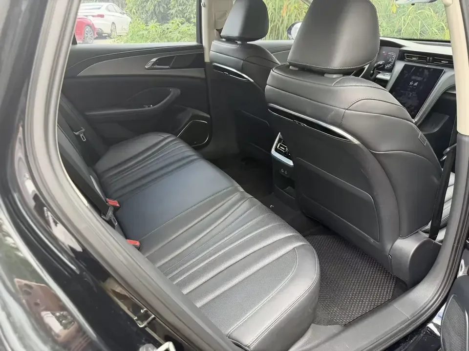 Hongqi H5 Hongqi H5 2023 1.5T DCT Zhilian Qiyue Edition 2022 — миниатюра 3