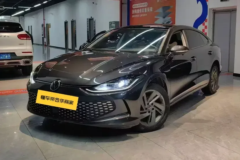 Volkswagen Lamando Lingdu 2024 Lingdu L 280TSI DSG Hot Edition 2024 — photo 1, buy with delivery to Moscow