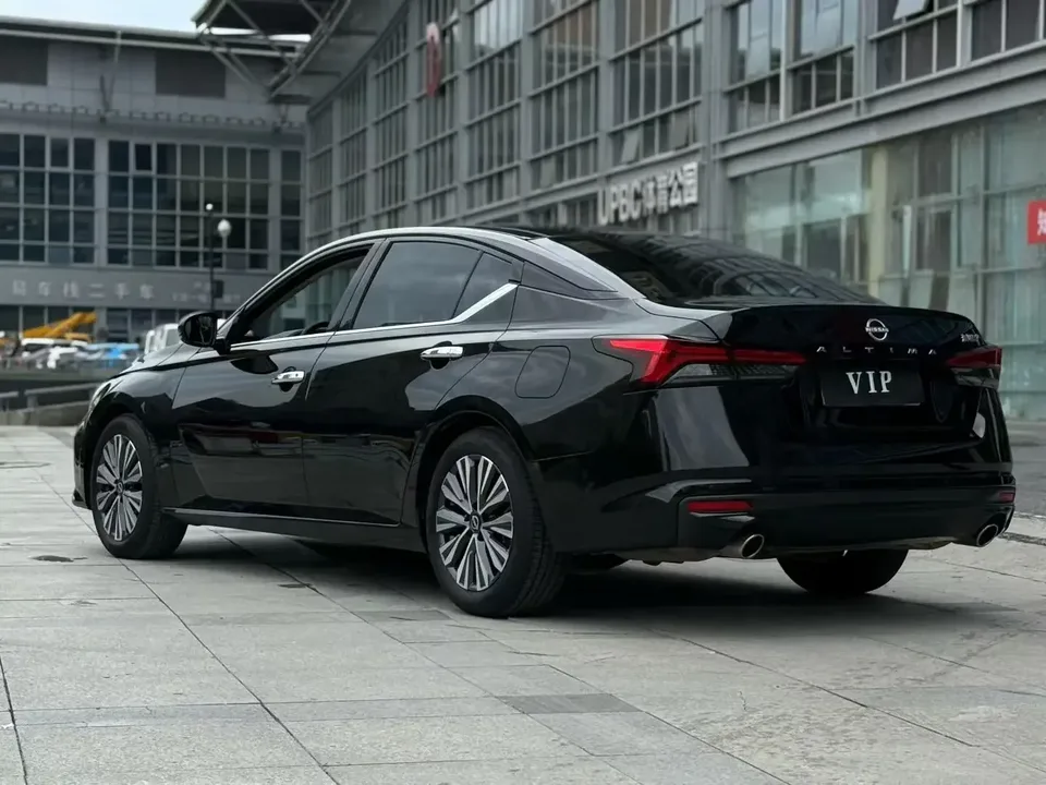 Nissan Altima Sound of nature 2022 2.0L XL-TLS Enjoy Edition 2024 — thumbnail 4