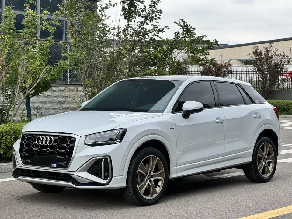 Audi Q2L Audi Q2L 2022 35 TFSI Stylish Dynamic 2023 — photo 1, buy with delivery to Moscow
