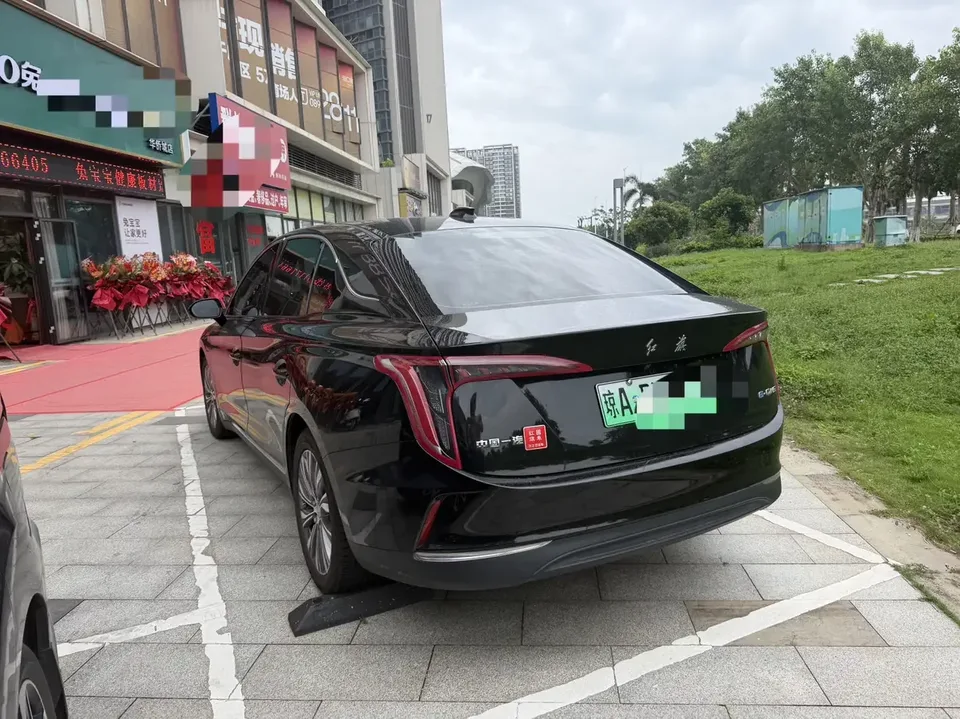 Hongqi E-QM5 Hongqi E-QM5 2022 Charging 431km LeXiang Edition 5-seater 2022 — thumbnail 4