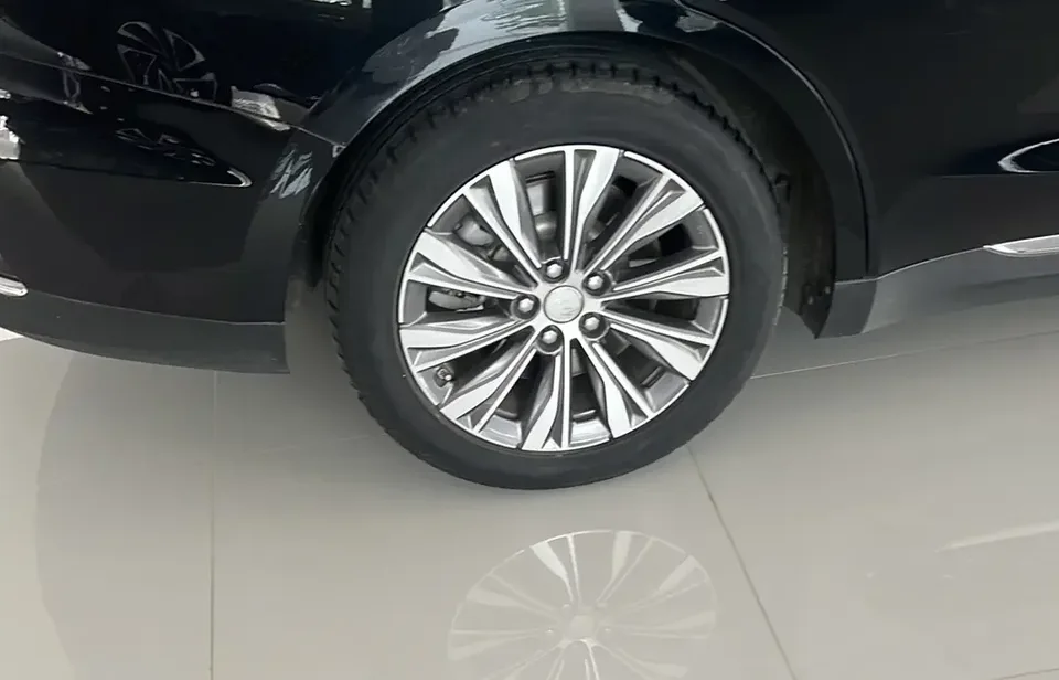 Hongqi E-QM5 Hongqi E-QM5 2022 Charging 431km LeXiang Edition 5-seater 2022 — thumbnail 2