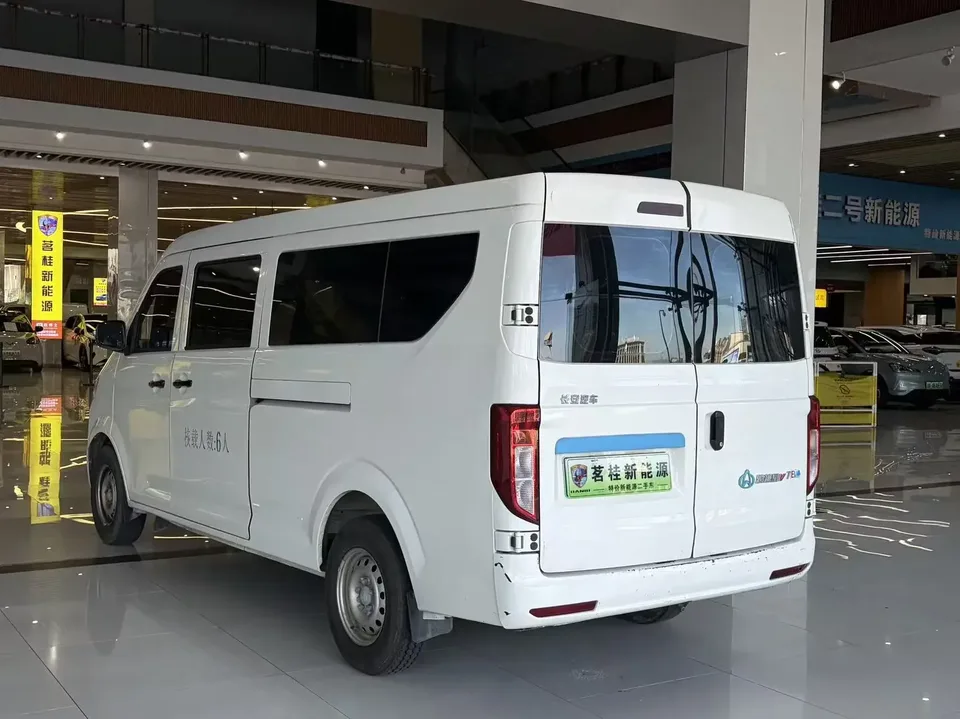 Changan span Crossstar V7 EV Crossstar V7 EV 2024 239km Passenger version Comfort 6 seats 2025 — thumbnail 2