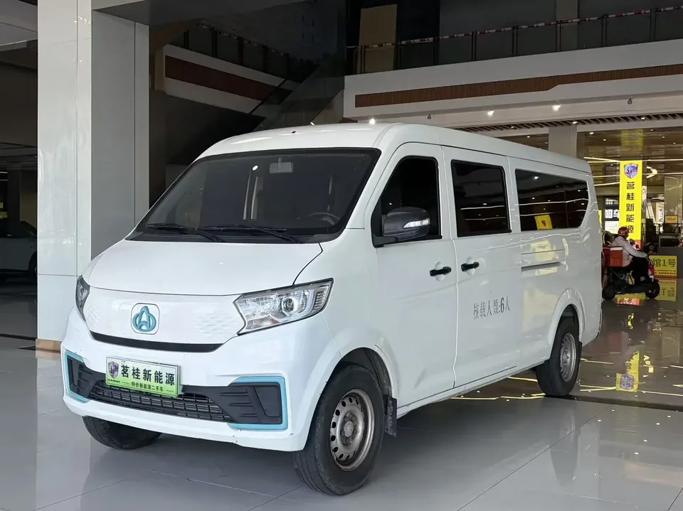 Changan span Crossstar V7 EV Crossstar V7 EV 2024 239km Passenger version Comfort 6 seats 2025 — photo 1, buy with delivery to Moscow