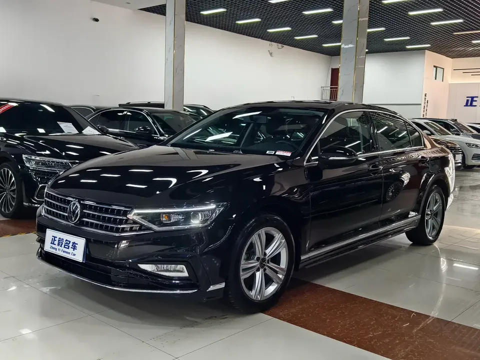 Volkswagen Magotan Magotan 2025 280TSI DSG Comfort Edition 2025 — photo 1, buy with delivery to Moscow