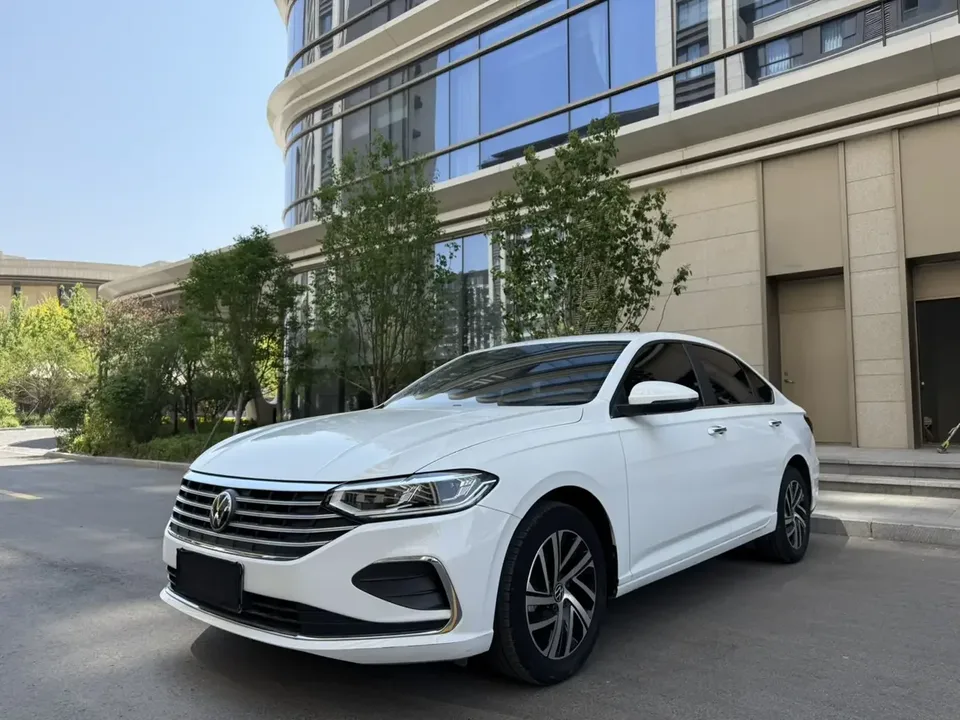 Volkswagen Lavida Lavida 2023 Modified 1.5L Automatic 5 million version 2022 — photo 1, buy with delivery to Moscow
