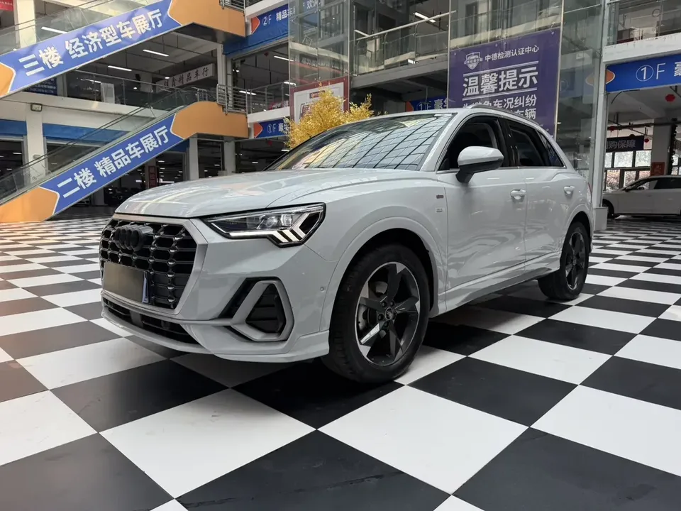 Audi Q3 Audi Q3 2023 35 TFSI Stylish Dynamic 2022 — photo 1, buy with delivery to Moscow