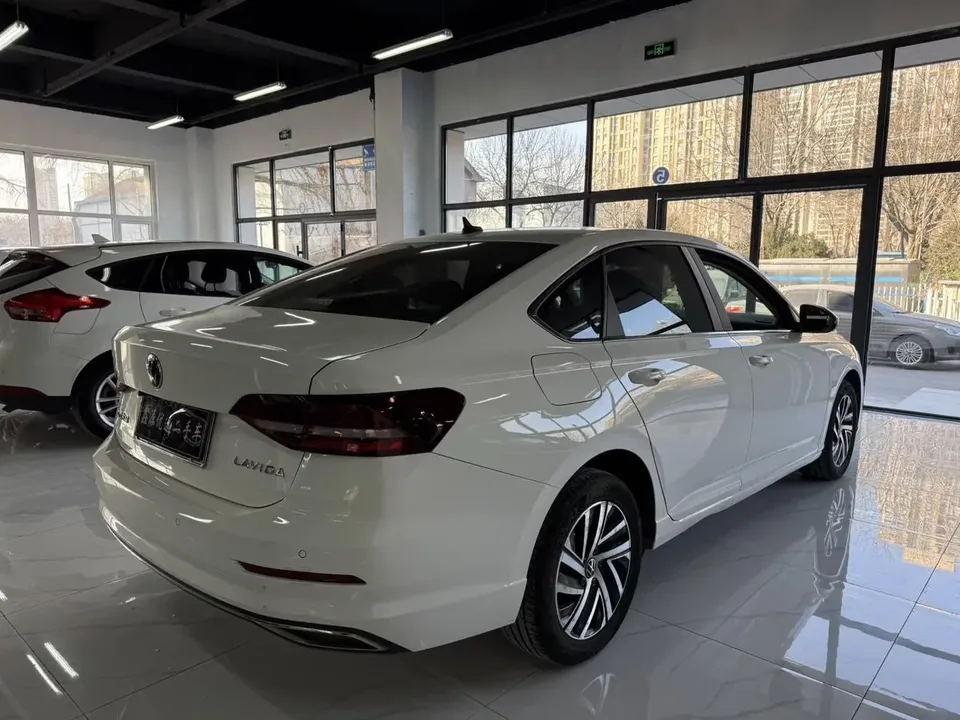 Volkswagen Lavida Lavida 2022 1.5L Automatic Vision Edition 2022 — thumbnail 5