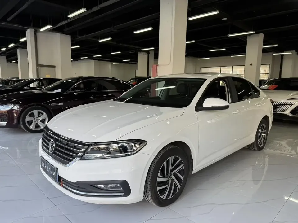 Volkswagen Lavida Lavida 2022 1.5L Automatic Vision Edition 2022 — photo 1, buy with delivery to Moscow