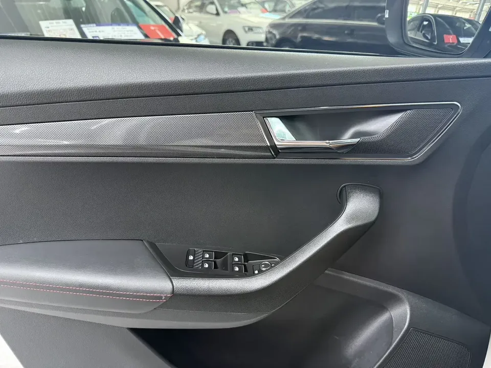 Skoda Karoq Korok 2022 TSI280 Premium Edition 2023 — thumbnail 4
