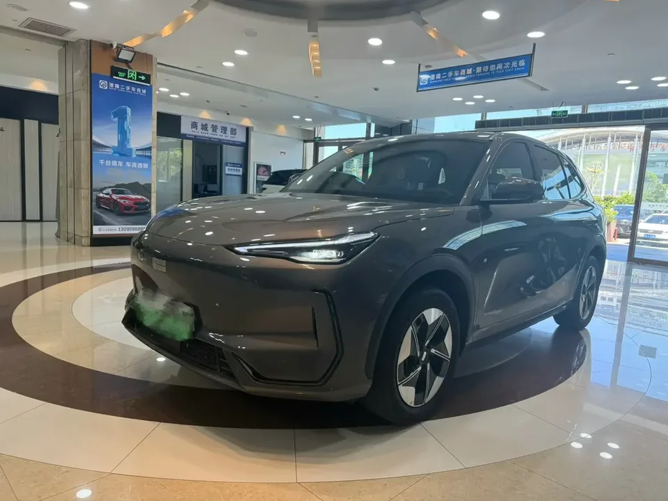 Geely Galaxy E5 Galaxy E5 2024 440km Explorer Edition 2024 — photo 1, buy with delivery to Moscow