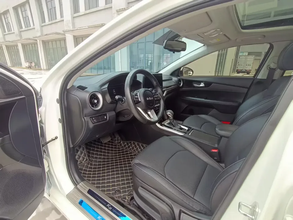 Kia K3 Kia K3 2021 1.5L IVT Deluxe Edition 2023 — thumbnail 5
