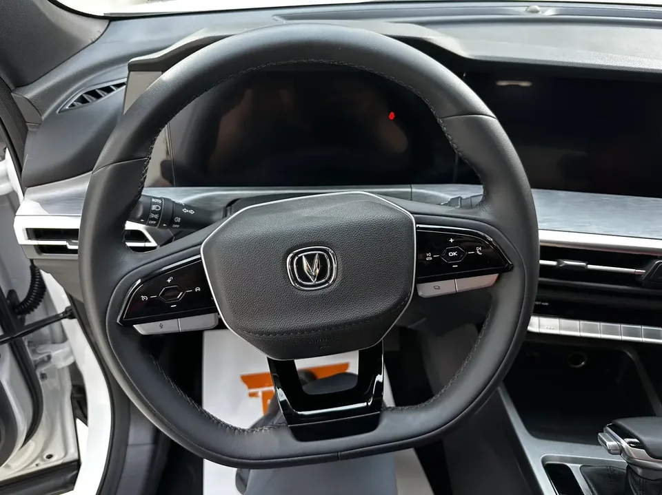 Changan CS35 Plus Changan CS35 PLUS 2023 Enjoyable Edition Blue Whale NE 1.4T DCT Luxury Edition 2023 — thumbnail 5