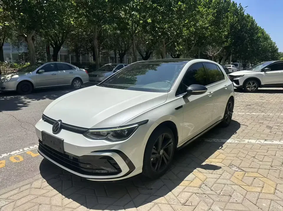Volkswagen Golf golf 2022 280TSI DSG R-Line 2022 — фото 1, купить с доставкой в Москву