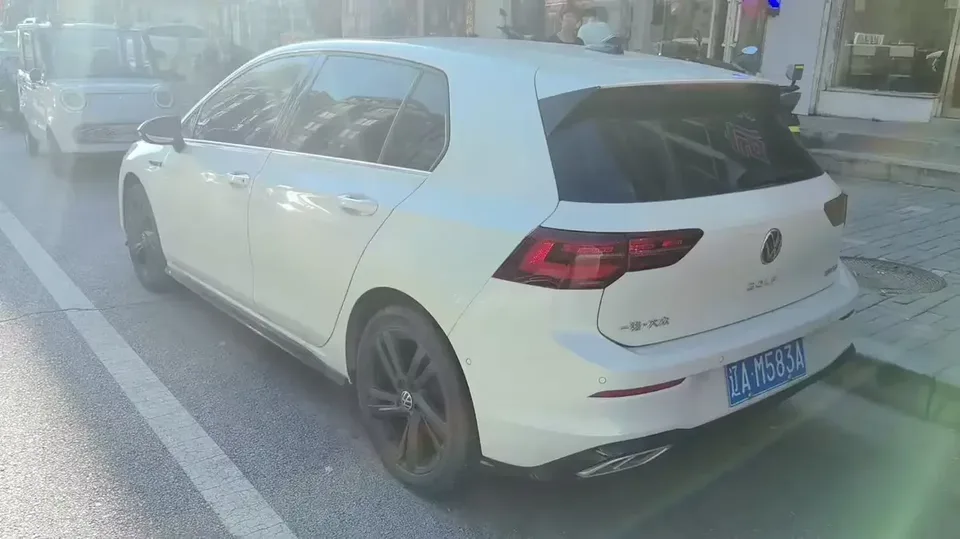 Volkswagen Golf golf 2023 280TSI DSG R-Line Lite 2023 — thumbnail 4