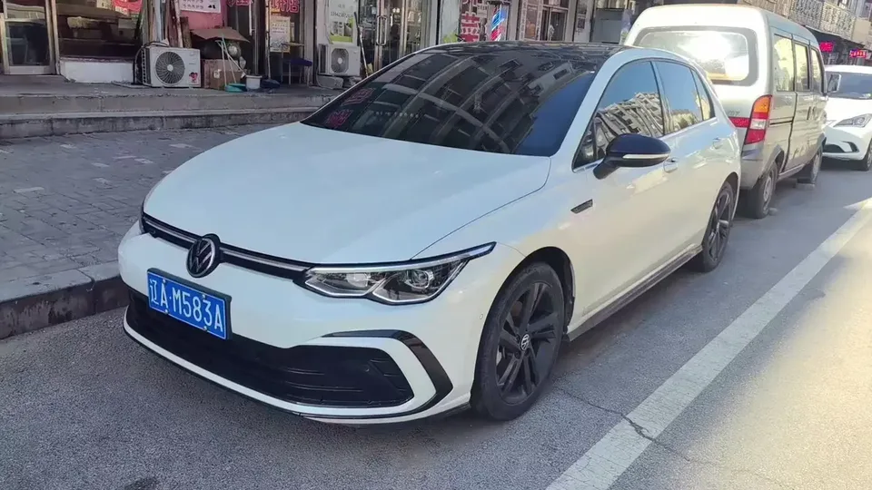 Volkswagen Golf golf 2023 280TSI DSG R-Line Lite 2023 — photo 1, buy with delivery to Moscow