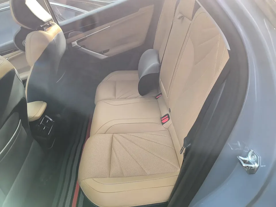 Geely Atlas L Boyue L 2023 1.5TD DCT Premium 2023 — thumbnail 3