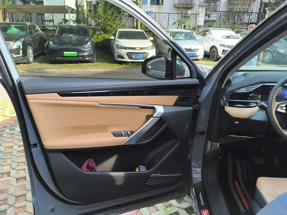 Geely Atlas L Boyue L 2023 1.5TD DCT Premium 2023 — thumbnail 5