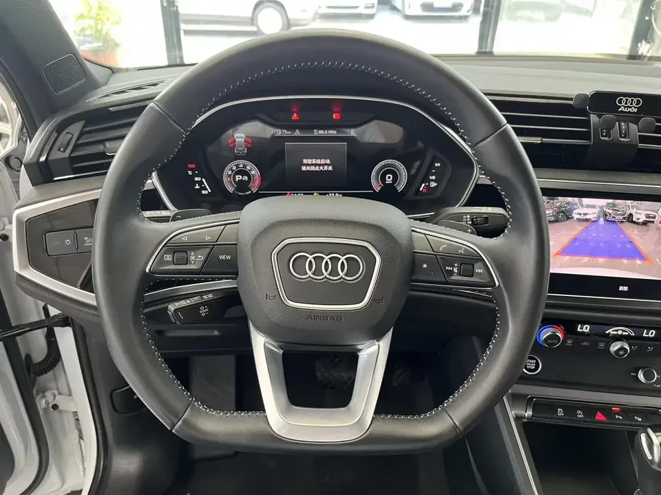 Audi Q3 Audi Q3 2022 35 TFSI Stylish Dynamic 2022 — миниатюра 4