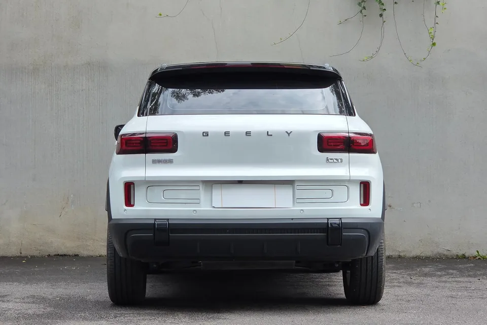 Geely ICON Geely ICON 2026 1.5TD Chocolate Edition 2025 — thumbnail 2