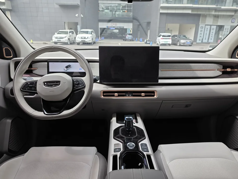 Geely ICON Geely ICON 2026 1.5TD Chocolate Edition 2025 — thumbnail 5