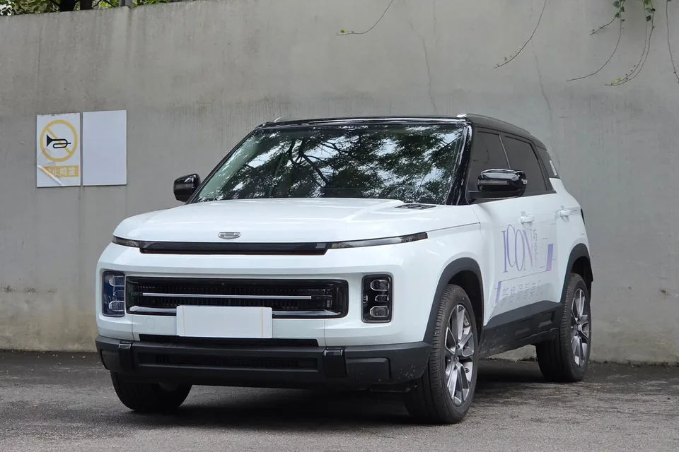 Geely ICON Geely ICON 2026 1.5TD Chocolate Edition 2025 — photo 1, buy with delivery to Moscow