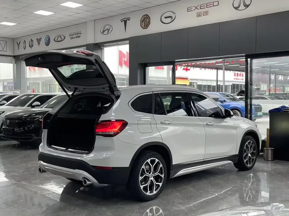 BMW X1 BMW X1 2021 sDrive20Li Premium 2022 — thumbnail 2