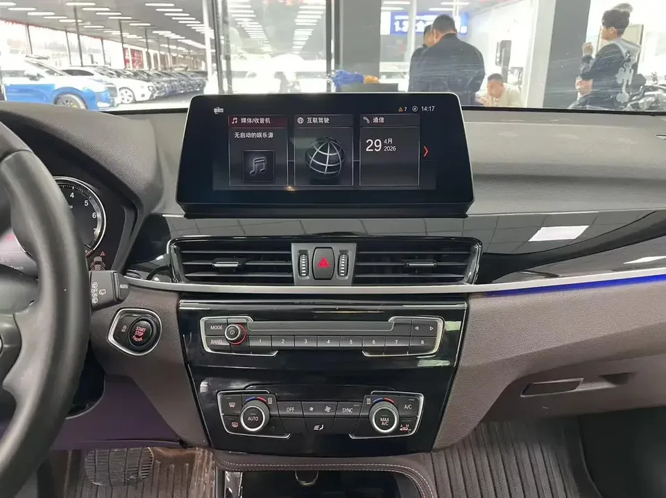 BMW X1 BMW X1 2021 sDrive20Li Premium 2022 — thumbnail 3
