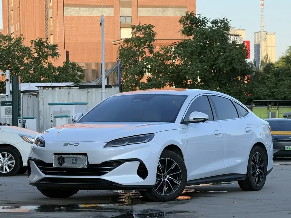 BYD Seal 06DM Seal 06DM 2024 DM-i 120KM Premium 2024 — photo 1, buy with delivery to Moscow