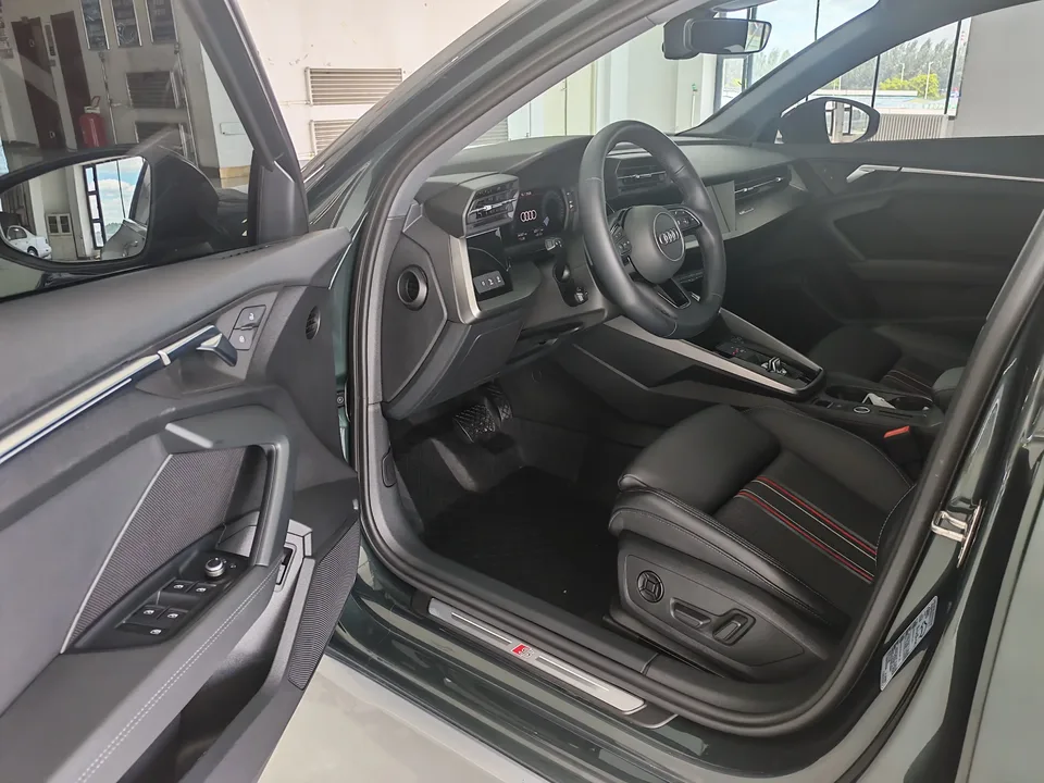 Audi A3 Audi A3 2022 Sportback 35 TFSI Stylish and sporty 2022 — thumbnail 4