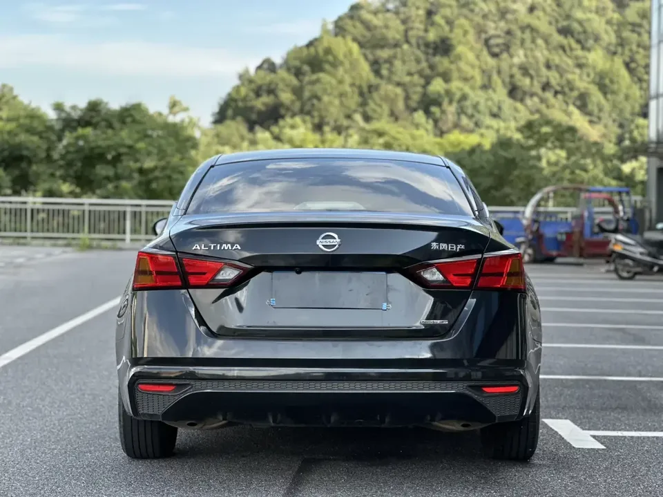 Nissan Altima Sound of nature 2021 2.0L XE Fashion Edition 2023 — thumbnail 2