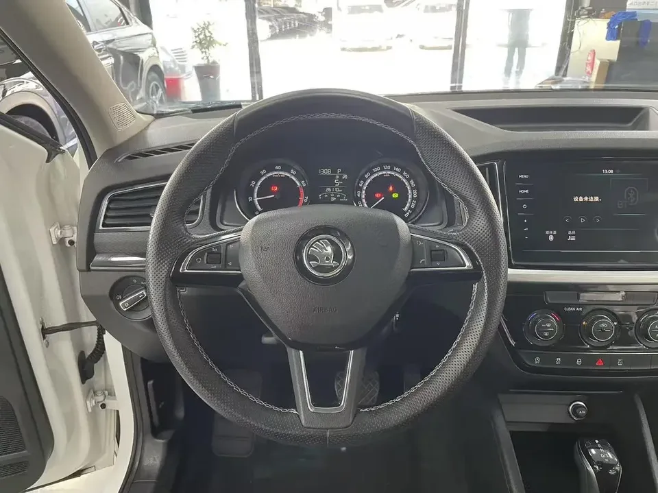 Skoda Kamiq Komic GT 2021 TSI230 DSG Flagship 2022 — thumbnail 4