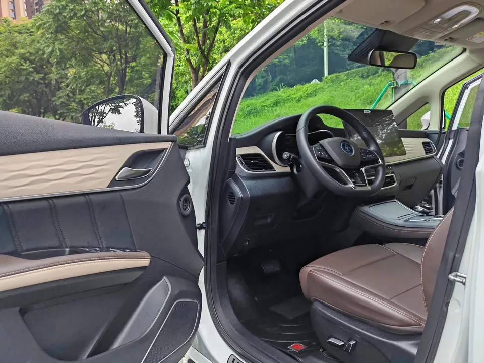 BYD Song MAX DM Song MAX DM 2022 DM-i 105KM Executive Edition 2022 — миниатюра 4
