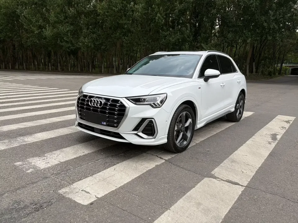 Audi Q3 Audi Q3 2022 35 TFSI Stylish Dynamic 2022 — photo 1, buy with delivery to Moscow