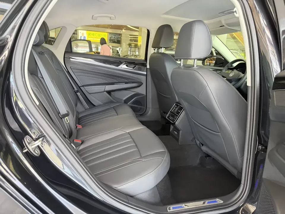 Volkswagen Passat PHEV Passat PHEV 2022 430PHEV Hybrid Business Edition 2023 — thumbnail 4