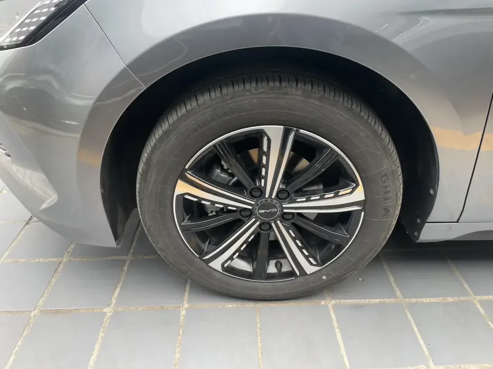 BYD Destroyer 05 Destroyer 05 2024 Honor Edition DM-i 120KM Premium 2024 — thumbnail 2