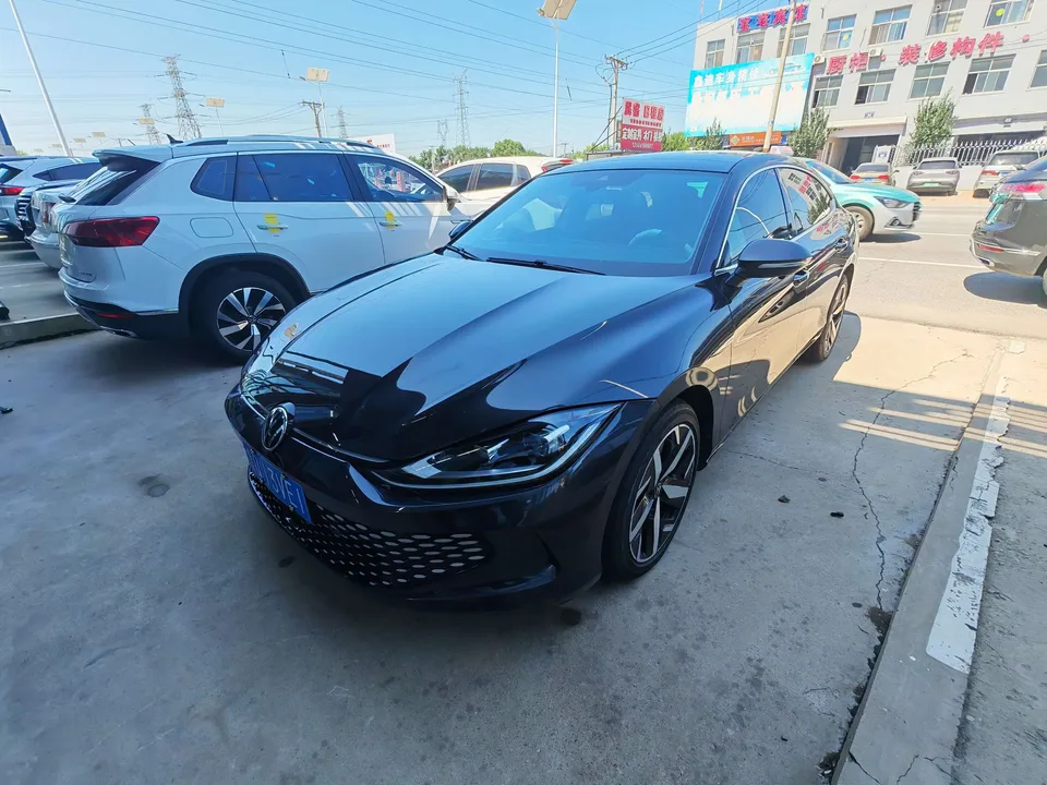 Volkswagen Lamando Lingdu 2023 Lingdu L 280TSI DSG Cool Edition 2023 — photo 1, buy with delivery to Moscow