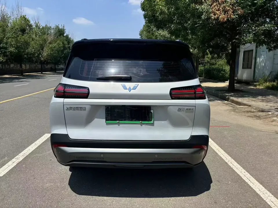 Wuling Starlight 560 PHEV Starlight 560 PHEV 2026 125km Luxury 2025 — thumbnail 2